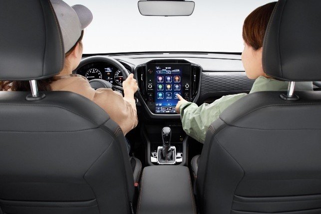 11,6 дюймдік (1920x1080 Full HD) дисплей