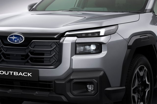 Subaru New Outback, Қар жабыспауға арналған қорғанысы бар алдыңғы фаралар мен артқы біріктірілген шамдар (тоқтау шамдары)  Пішіні қардың жиналуын азайту үшін арнайы жасалған.